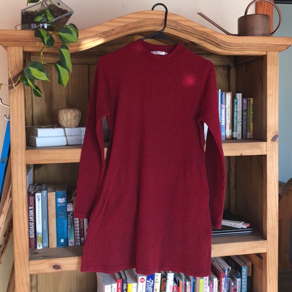 It has pockets!! Cozy burgundy sweater dress - Picture 1 of 2